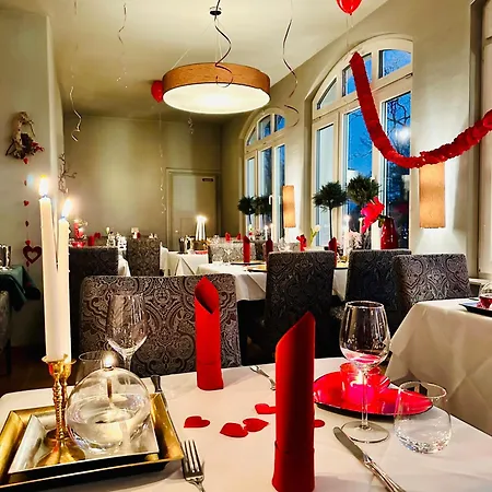Zu Den Linden - Mit Restaurant Guest house *