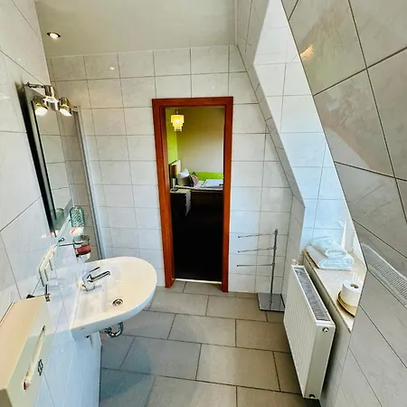Zu Den Linden - Mit Restaurant Radebeul