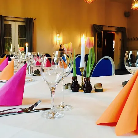 & Restaurant Zu Den Linden Guest house Radebeul