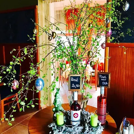 & Restaurant Zu Den Linden 3*
