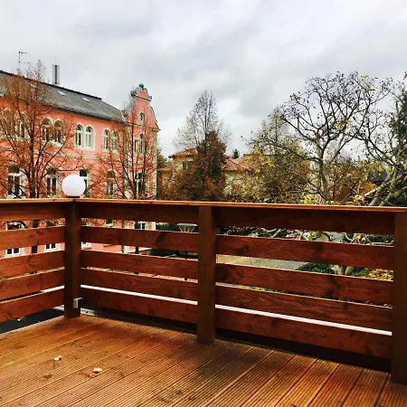 게스트하우스 & Restaurant Zu Den Linden