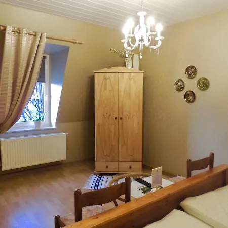 게스트하우스 & Restaurant Zu Den Linden