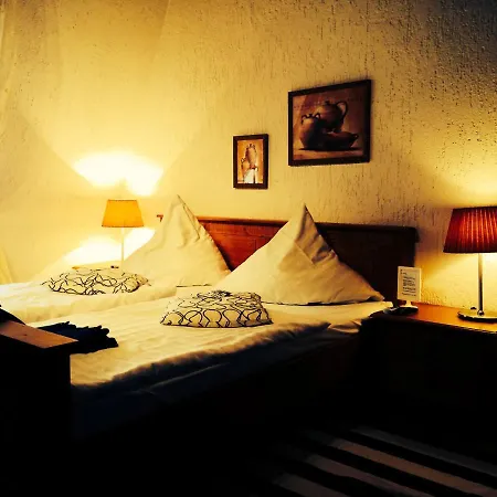 Guest house & Restaurant Zu Den Linden Radebeul