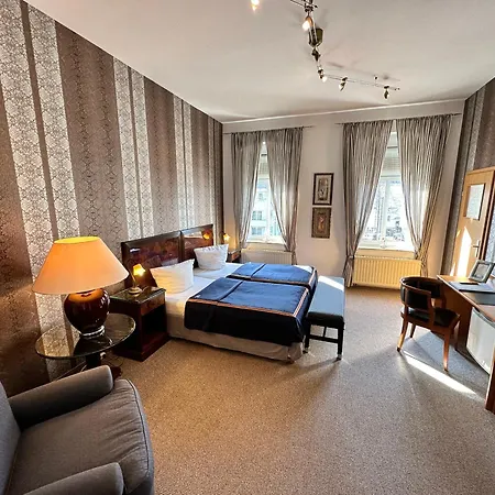 Vendégház & Restaurant Zu Den Linden