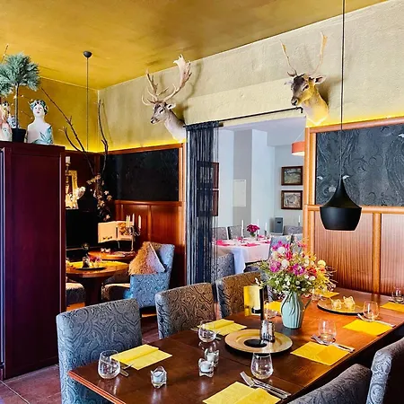 & Restaurant Zu Den Linden Vendégház 3*