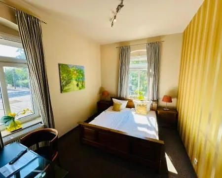 Pension&restaurant Zu Den Linden 3*