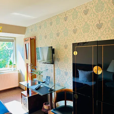 Vendégház & Restaurant Zu Den Linden 3*