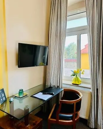 & Restaurant Zu Den Linden Vendégház Radebeul