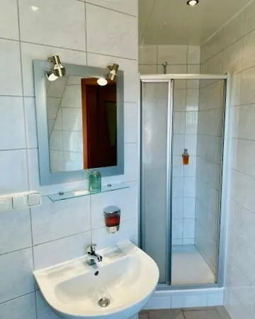 Vendégház & Restaurant Zu Den Linden Radebeul