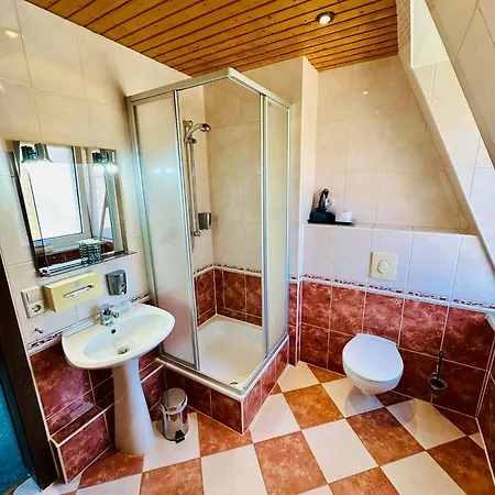 게스트하우스 & Restaurant Zu Den Linden 라데보일