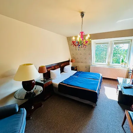 Pension&restaurant Zu Den Linden 3*