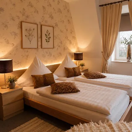 Pension&restaurant Zu Den Linden 3* Radebeul